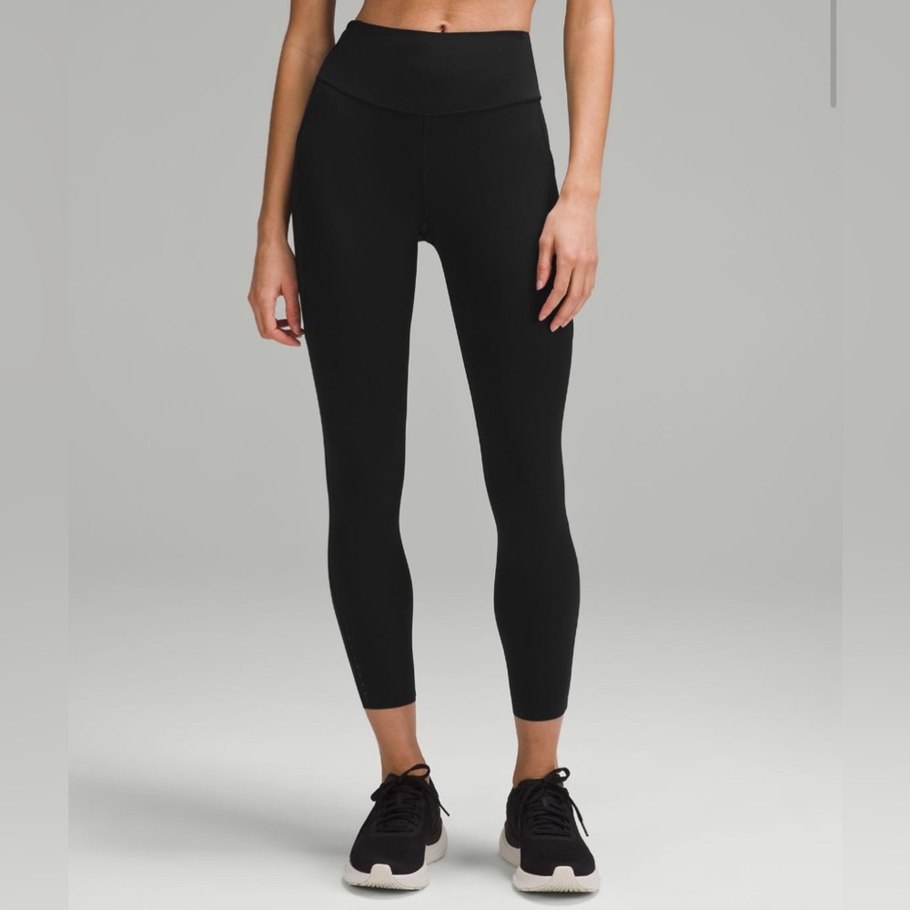 Lululemon Black Fast and Free High-Rise 25” legging with pockets